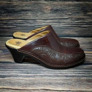Sofft Maroon Burgundy Embossed Leather Clogs Mule